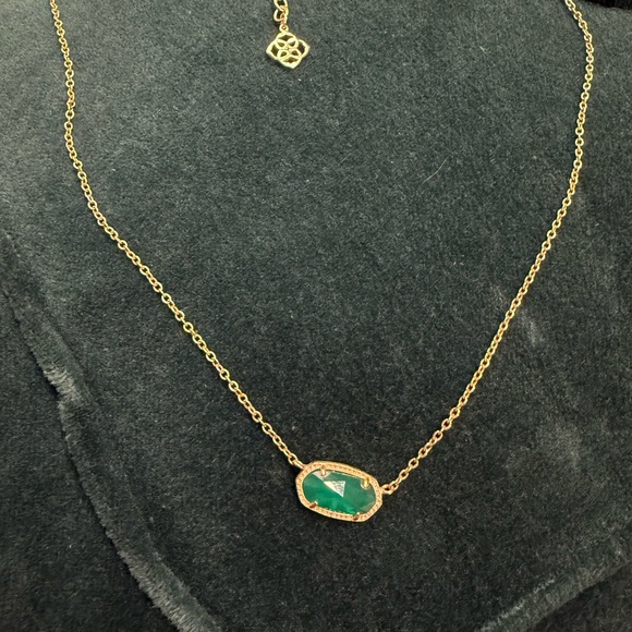 Kendra Scott Elegant Gold and Green Pendant Necklace - Picture 2 of 3